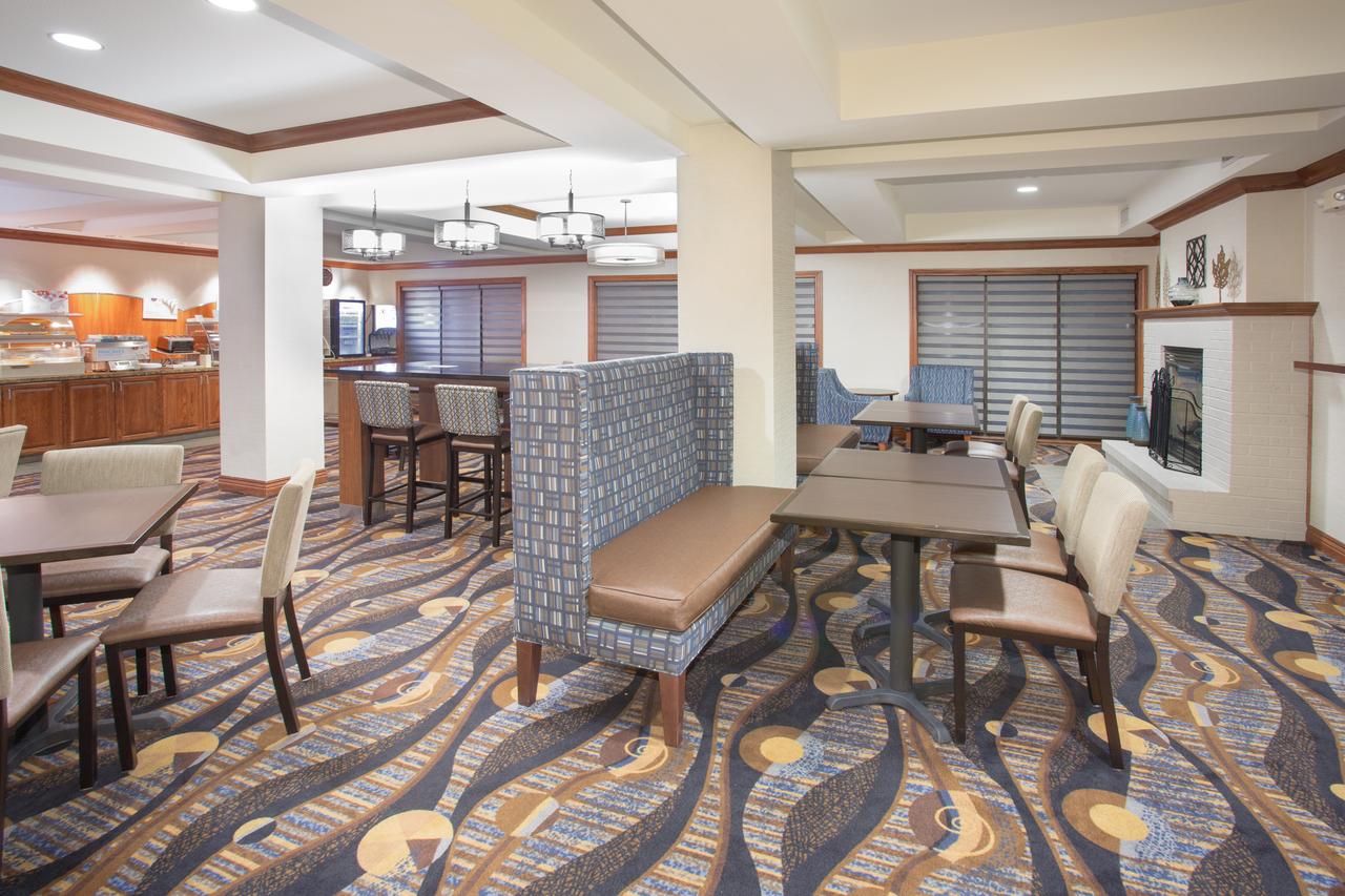 Holiday Inn Express Hotel & Suites Concordia US 81 - thumb 1