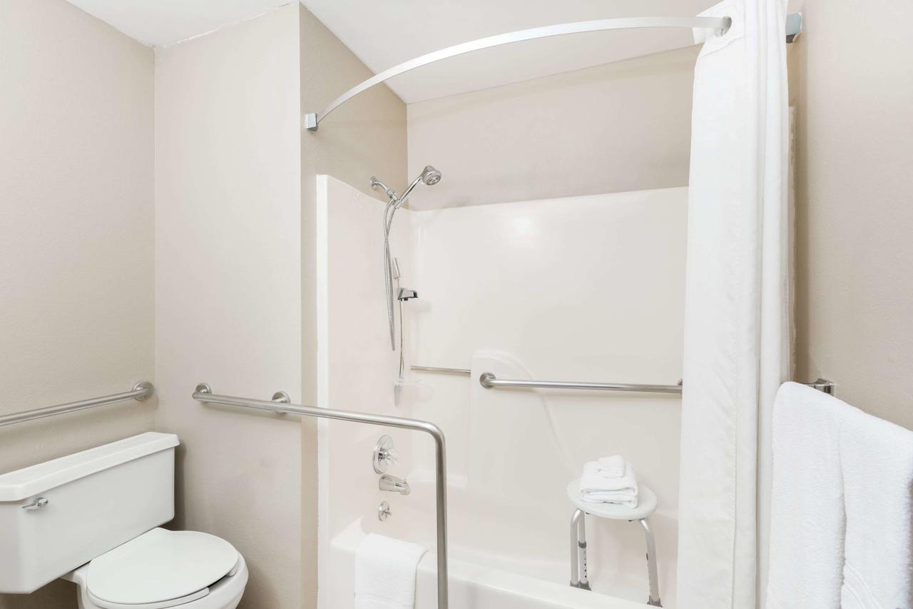 Super 8 By Wyndham Manhattan KS - thumb 35