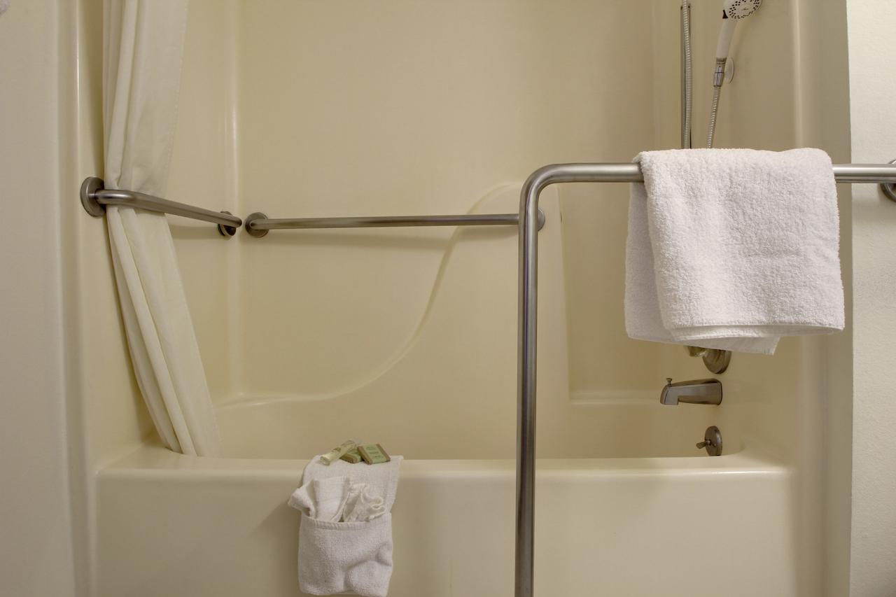 Super 8 By Wyndham Manhattan KS - thumb 11