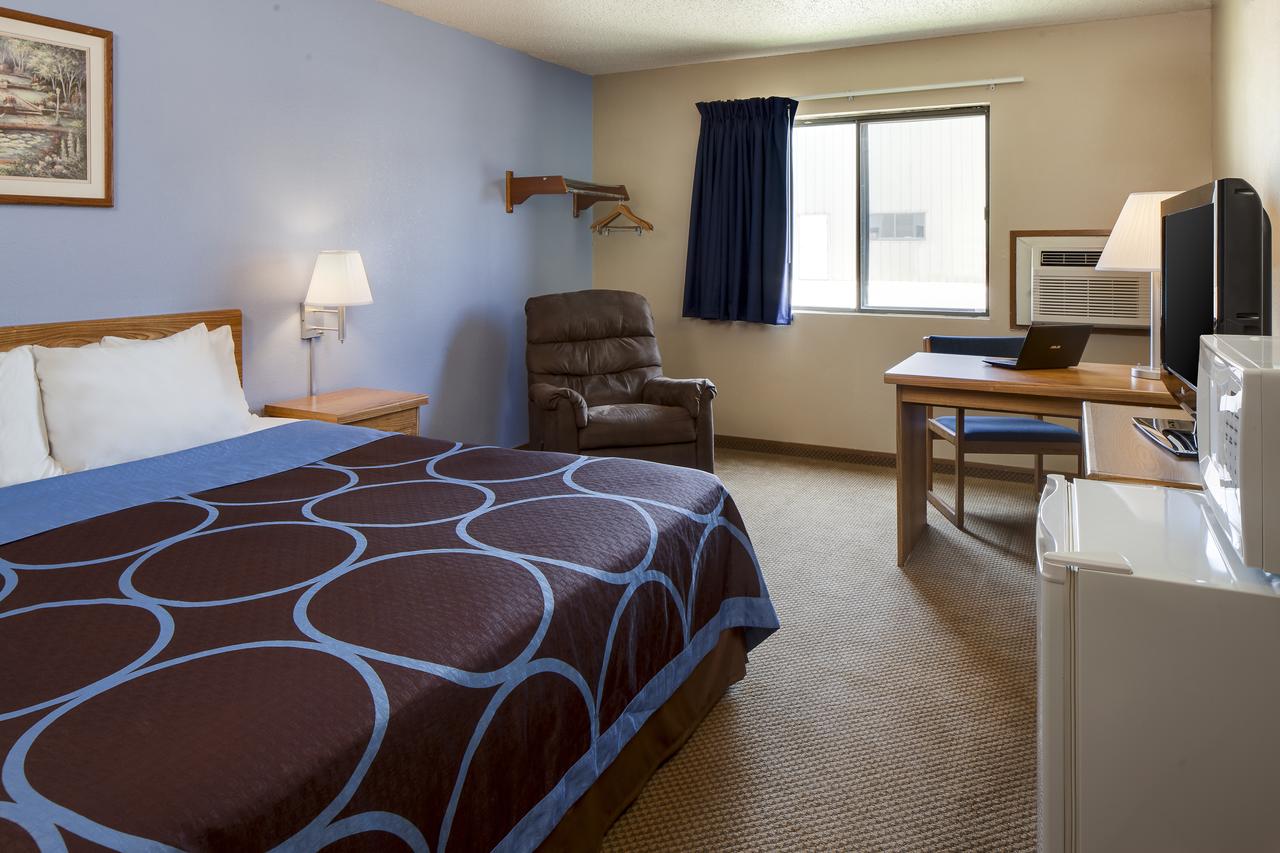 Super 8 By Wyndham Manhattan KS - thumb 9