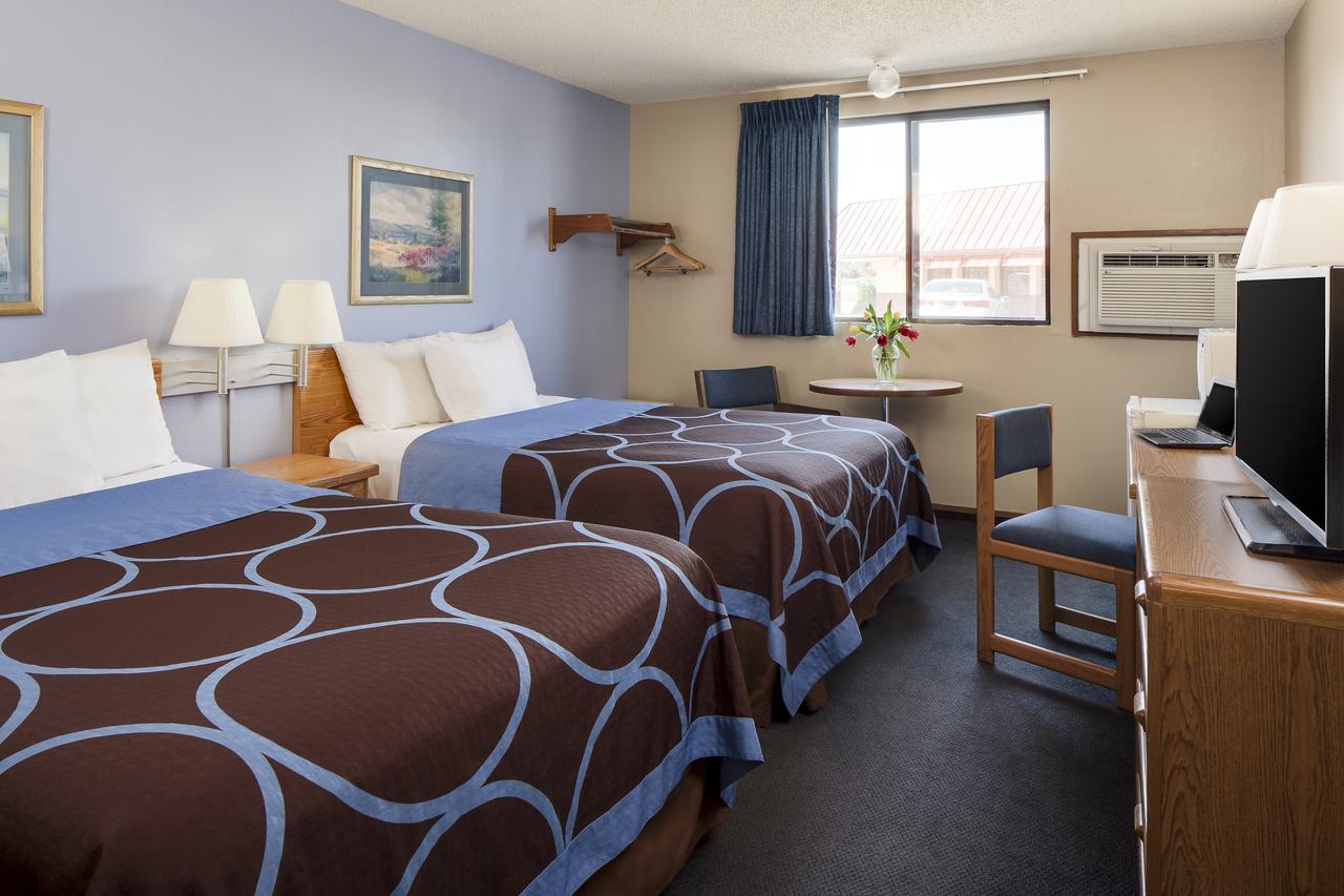 Super 8 By Wyndham Manhattan KS - thumb 2