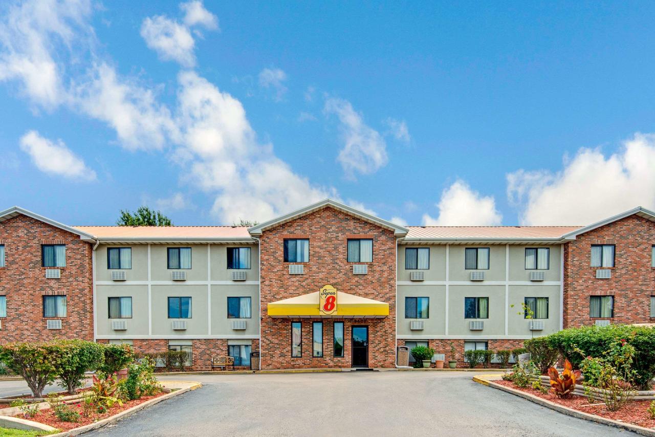 Super 8 By Wyndham Lenexa Overland Park Area/Mall Area - thumb 0