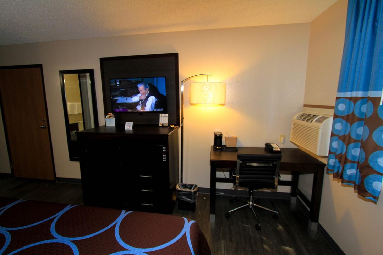 Super 8 By Wyndham Lenexa Overland Park Area/Mall Area - thumb 12