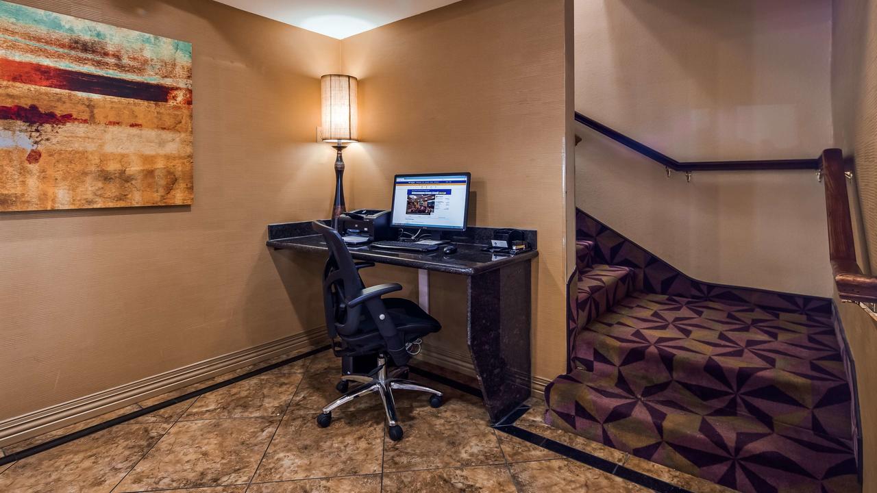 Best Western Manhattan Inn - thumb 31