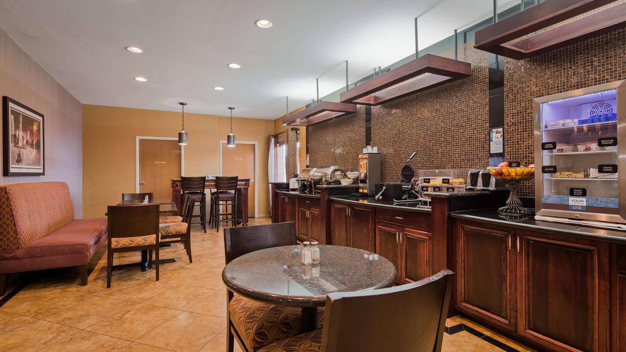 Best Western Manhattan Inn - thumb 18