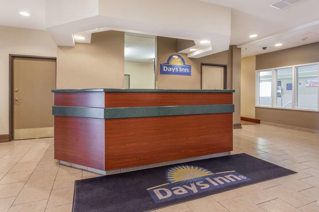 Days Inn By Wyndham Near Kansas Speedway - thumb 9