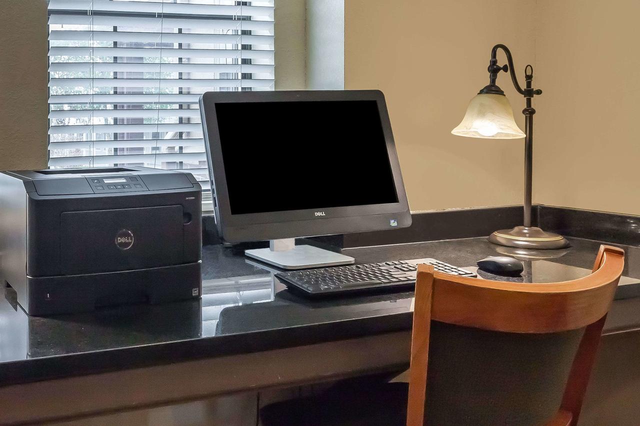 Days Inn By Wyndham Near Kansas Speedway - thumb 8