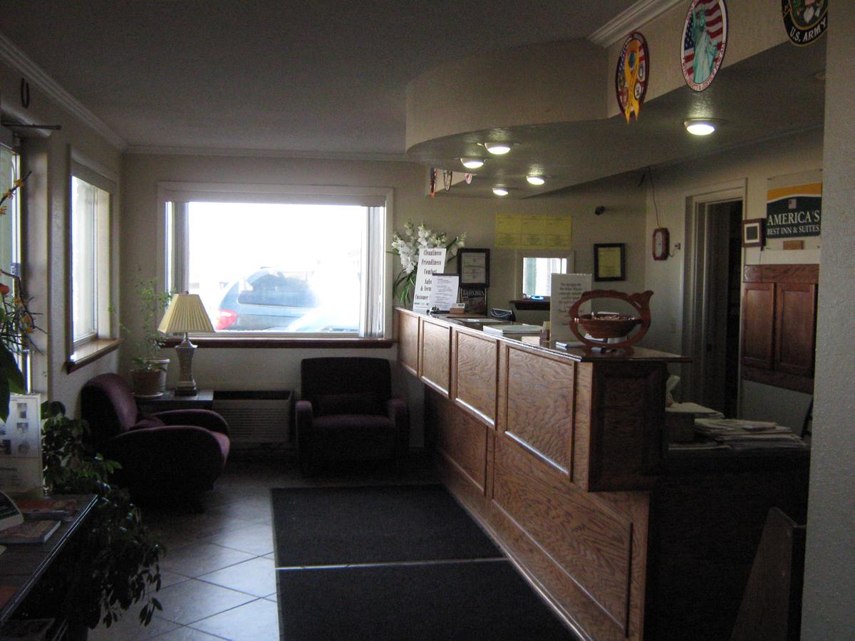 America's Best Inn And Suites Emporia - thumb 9