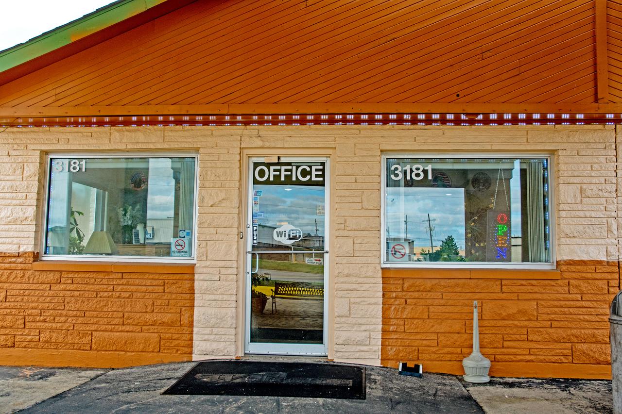 America's Best Inn And Suites Emporia - thumb 8