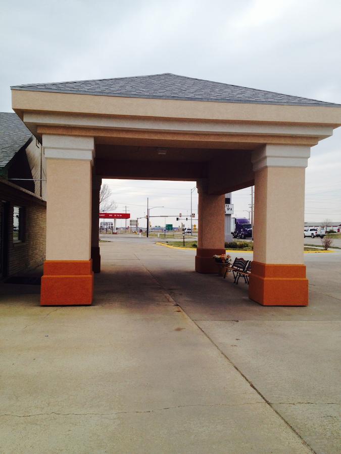 America's Best Inn And Suites Emporia - thumb 11