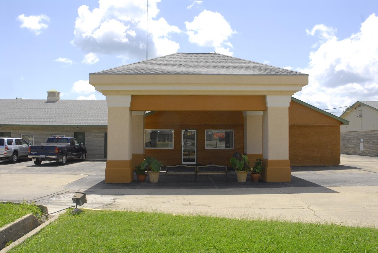 America's Best Inn And Suites Emporia - thumb 18