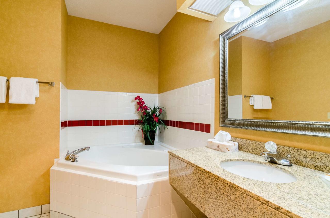 Quality Inn & Suites Manhattan - thumb 31