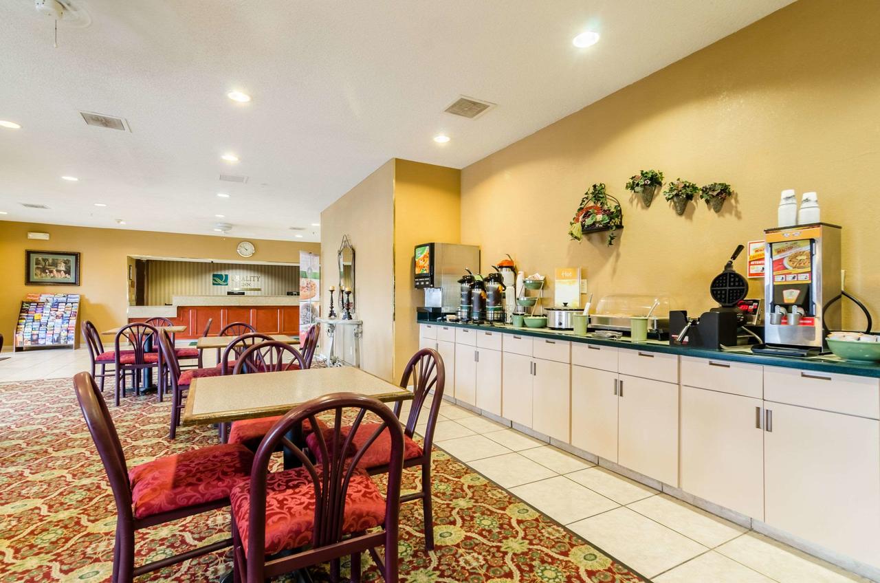 Quality Inn & Suites Manhattan - thumb 15