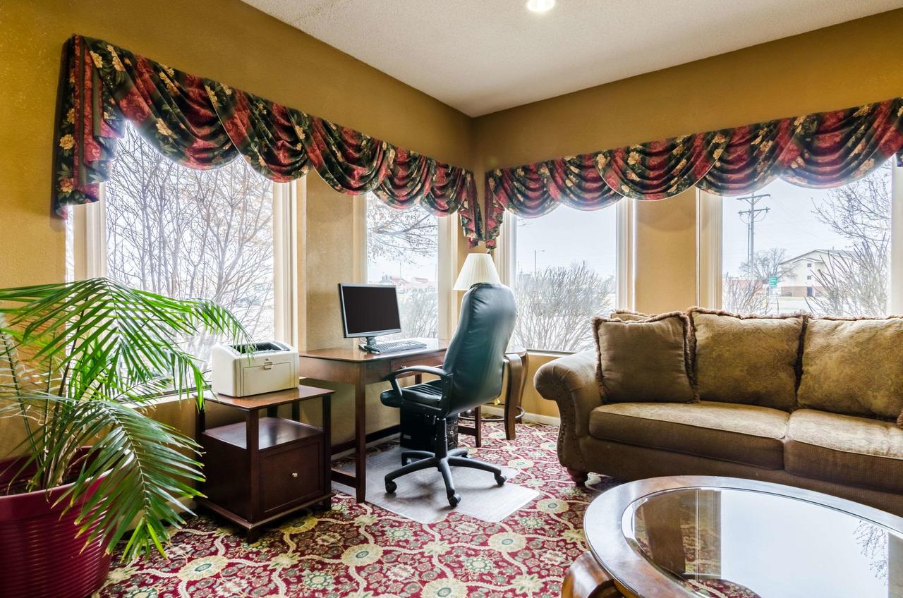 Quality Inn & Suites Manhattan - thumb 27