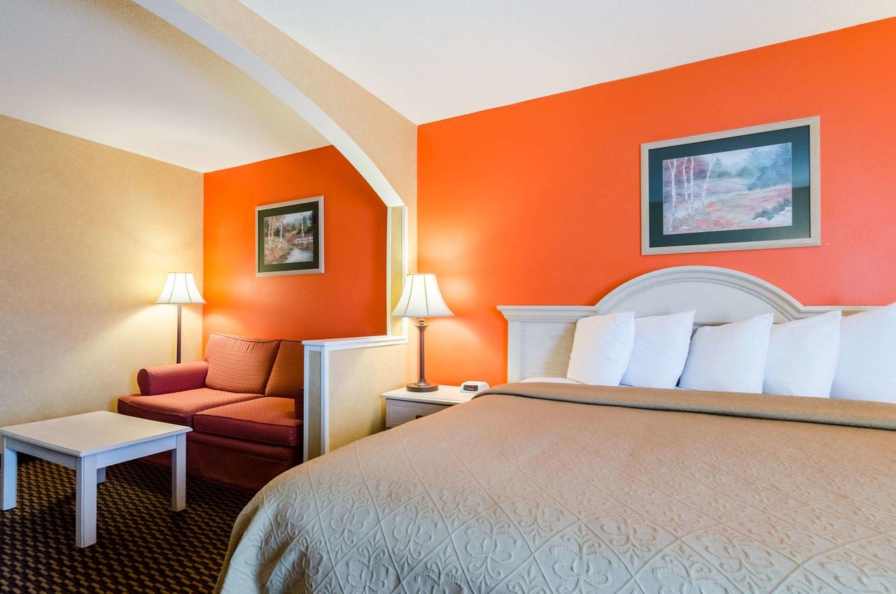 Quality Inn & Suites Manhattan - thumb 11