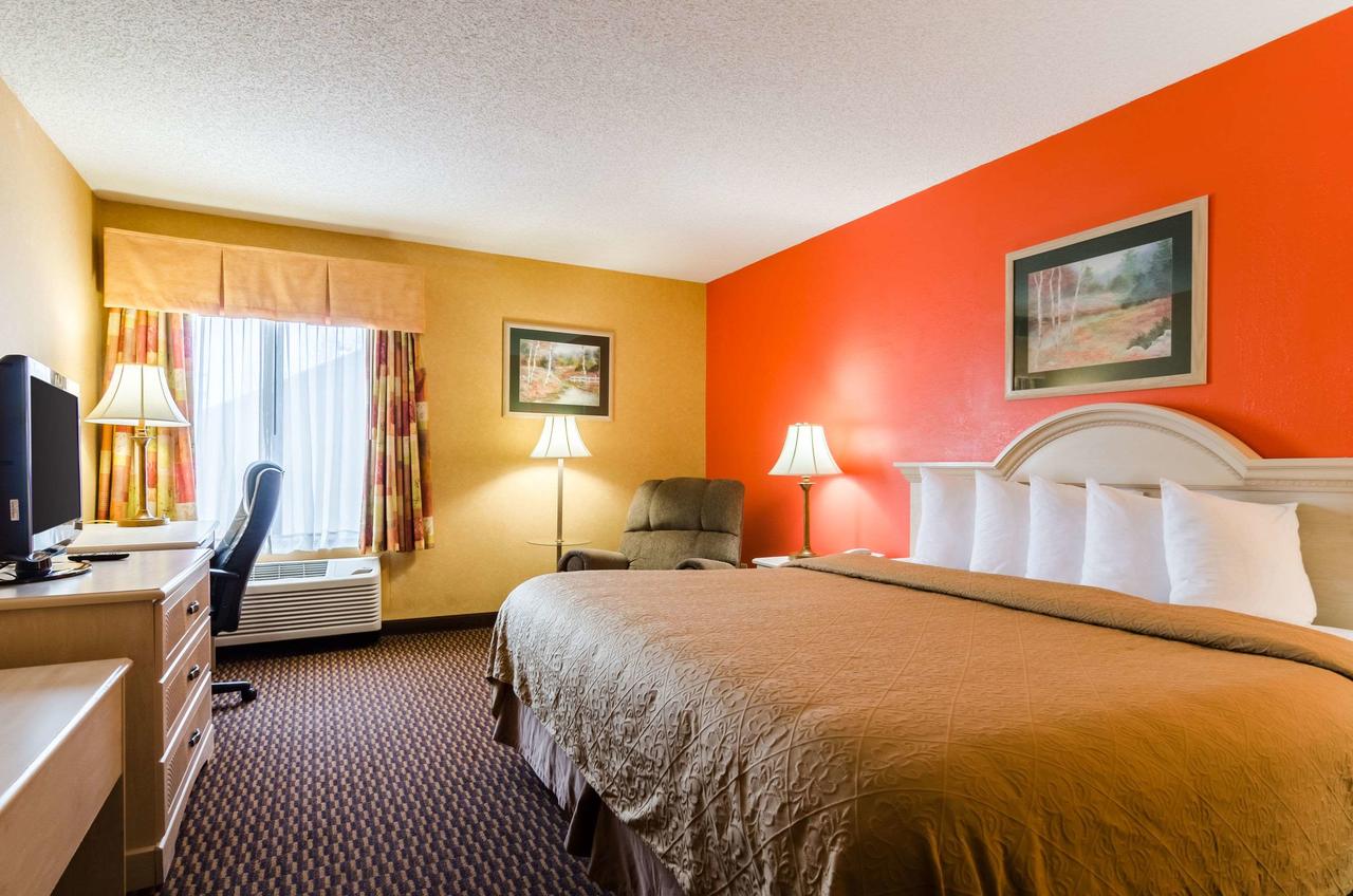 Quality Inn & Suites Manhattan - thumb 7