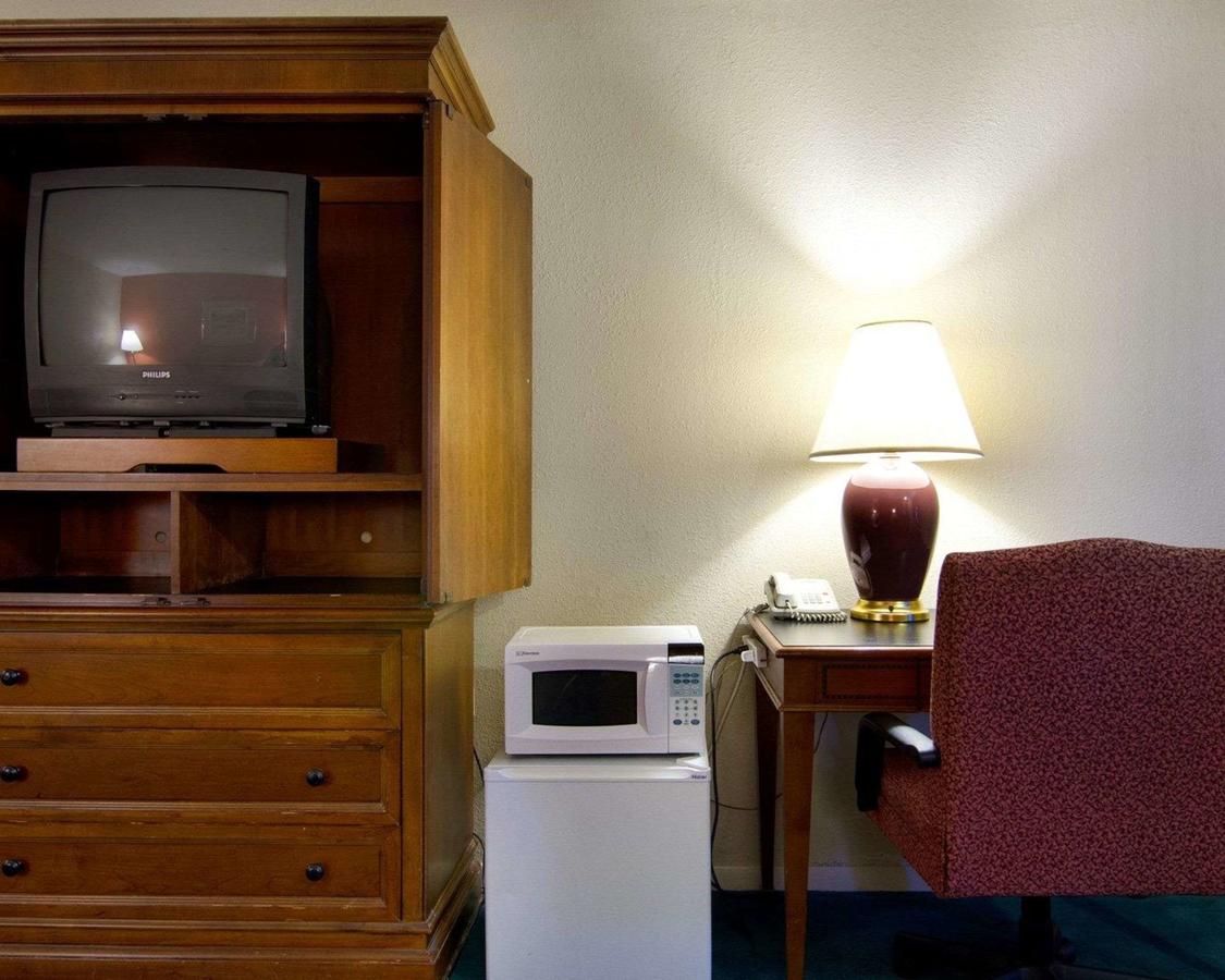 Rodeway Inn & Suites Emporia - thumb 14