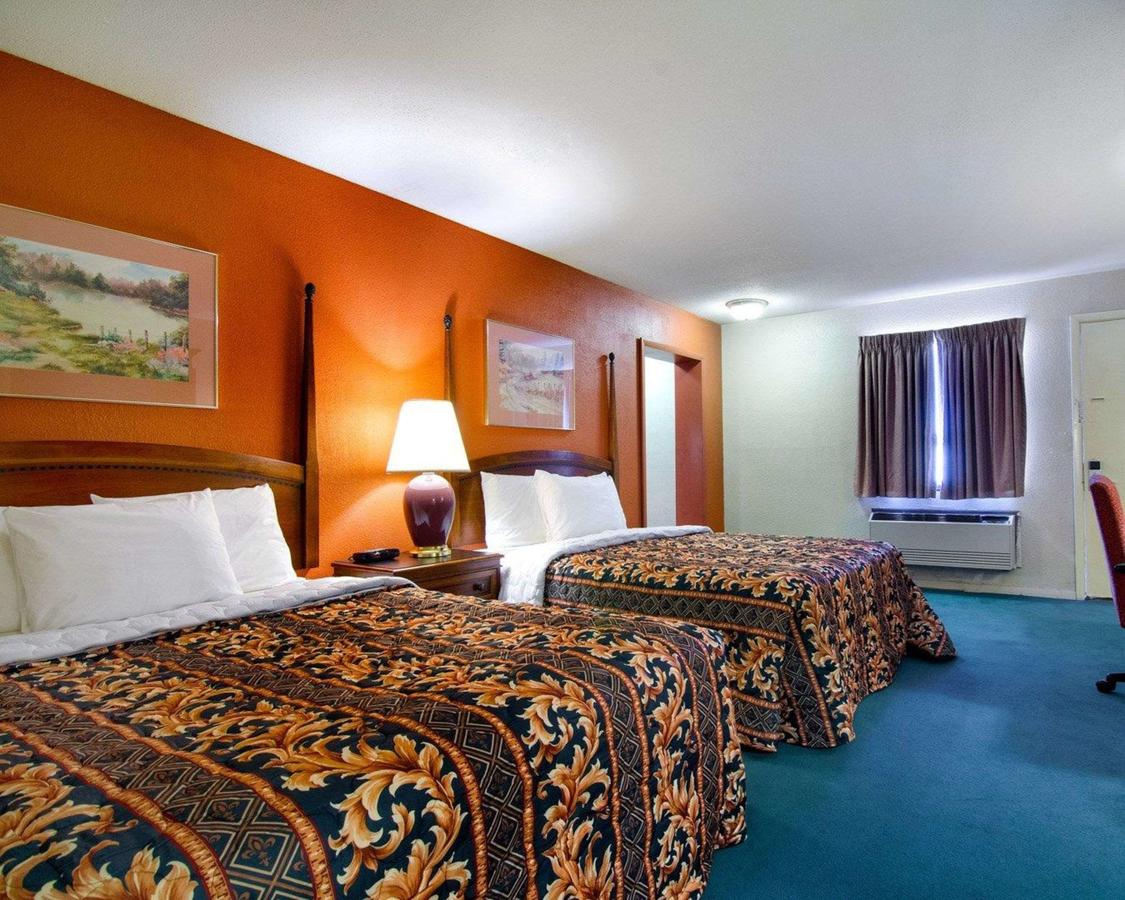 Rodeway Inn & Suites Emporia - thumb 2