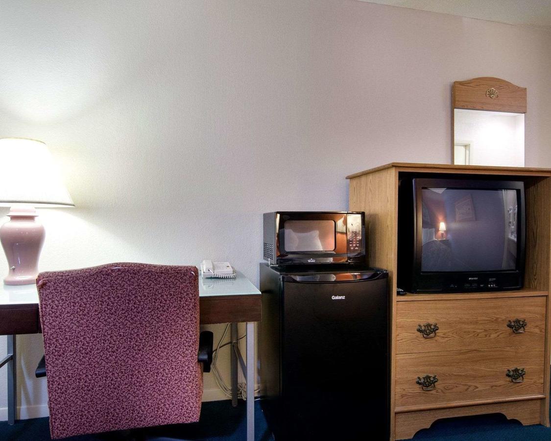 Rodeway Inn & Suites Emporia - thumb 44