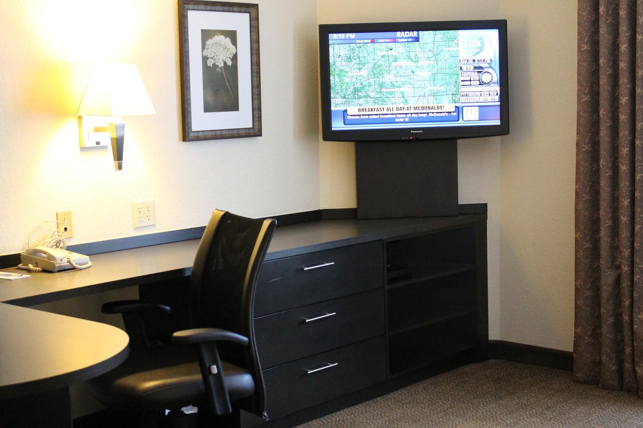 Candlewood Suites Wichita-Northeast - thumb 37