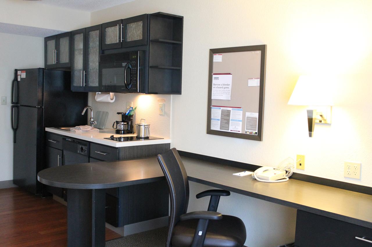 Candlewood Suites Wichita-Northeast - thumb 2