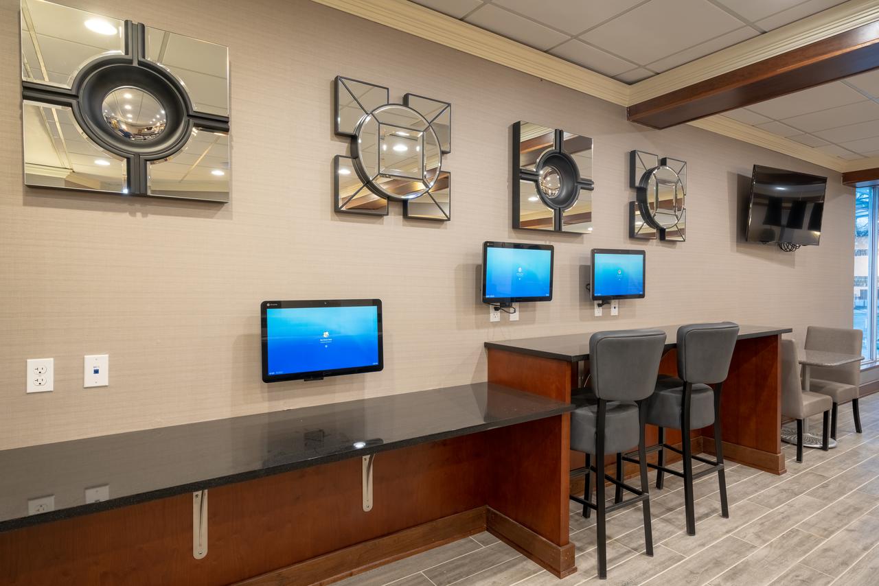 Best Western Premier Airport/Expo Center Hotel - thumb 20