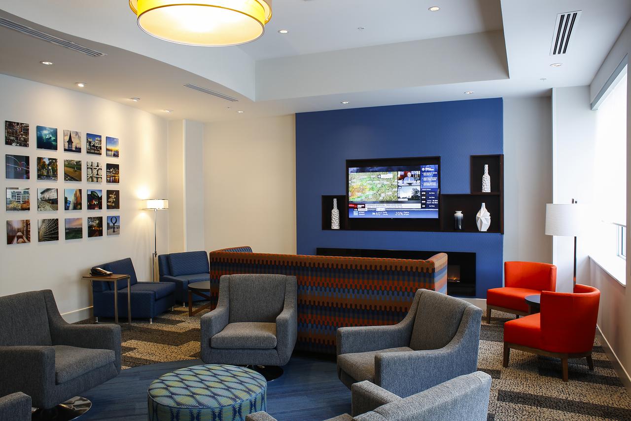 Holiday Inn Express & Suites Downtown Louisville - thumb 11