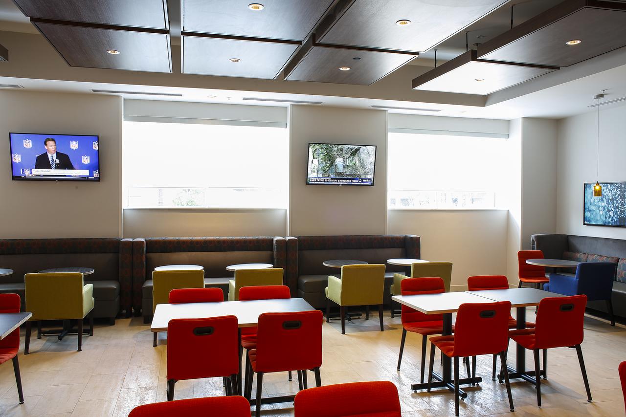 Holiday Inn Express & Suites Downtown Louisville - thumb 13