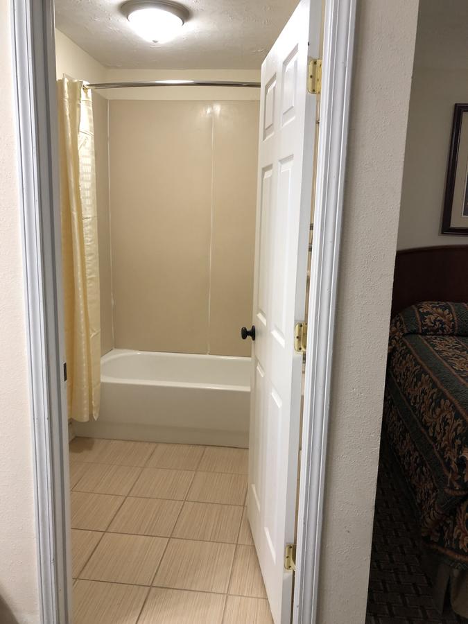 Travelers Inn Motel - thumb 4