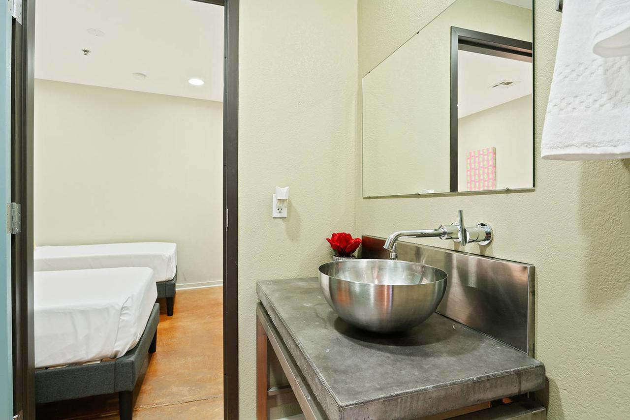 Three-Bedroom, Two-Bath Industrial Apt In NOLA C.B.D. - thumb 35