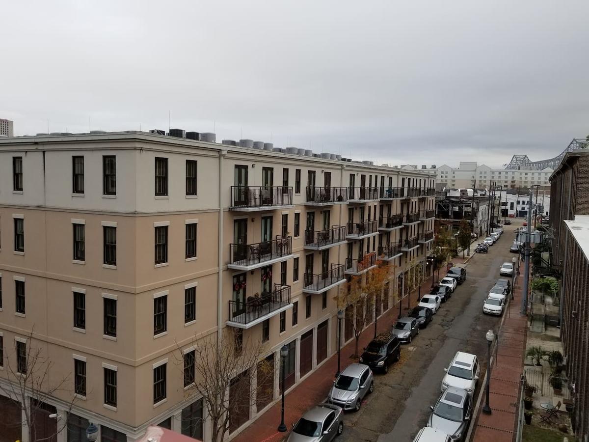 Three-Bedroom, Two-Bath Industrial Apt In NOLA C.B.D. - thumb 31