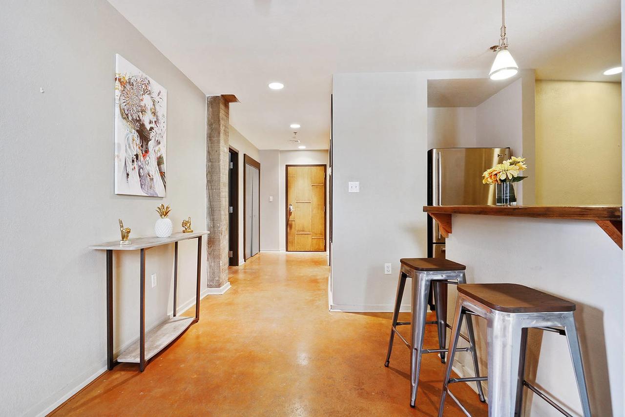 Three-Bedroom, Two-Bath Industrial Apt In NOLA C.B.D. - thumb 20