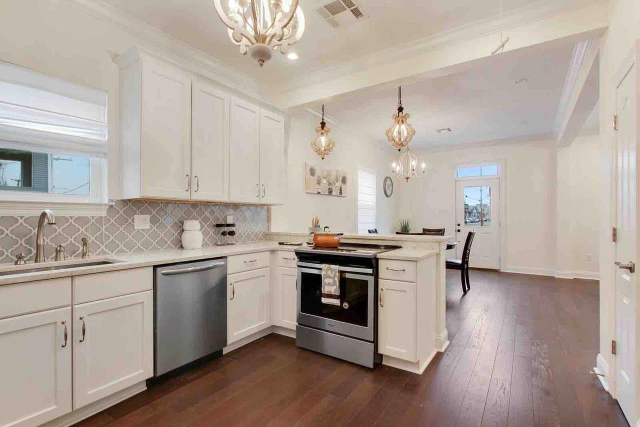 Uptown Centrically Located Three Bed Rooms House - thumb 4