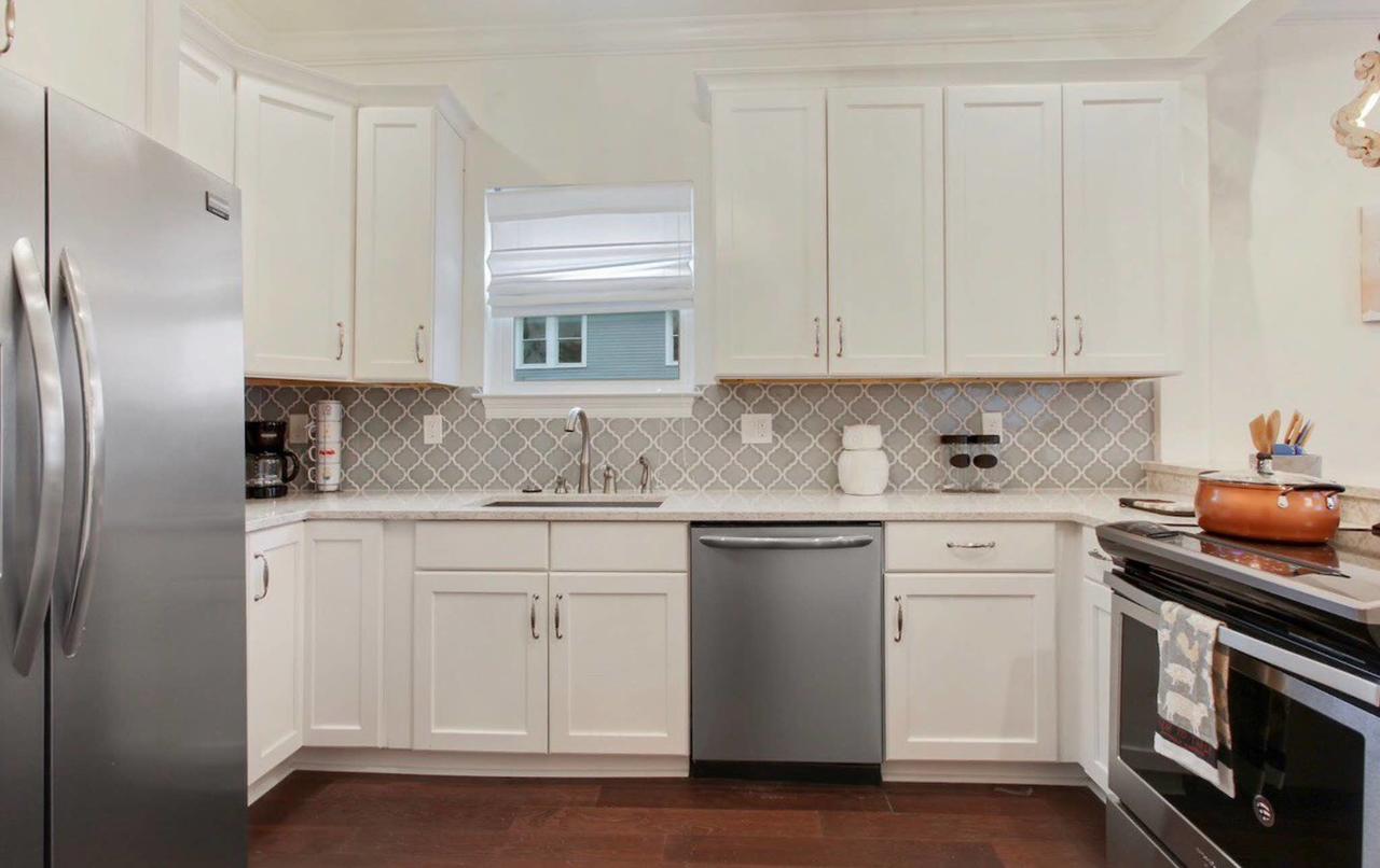 Uptown Centrically Located Three Bed Rooms House - thumb 0