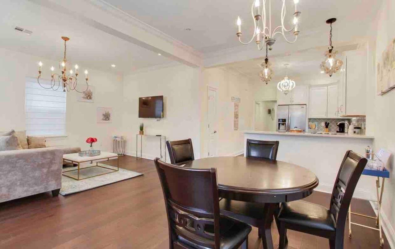 Uptown Centrically Located Three Bed Rooms House - thumb 9