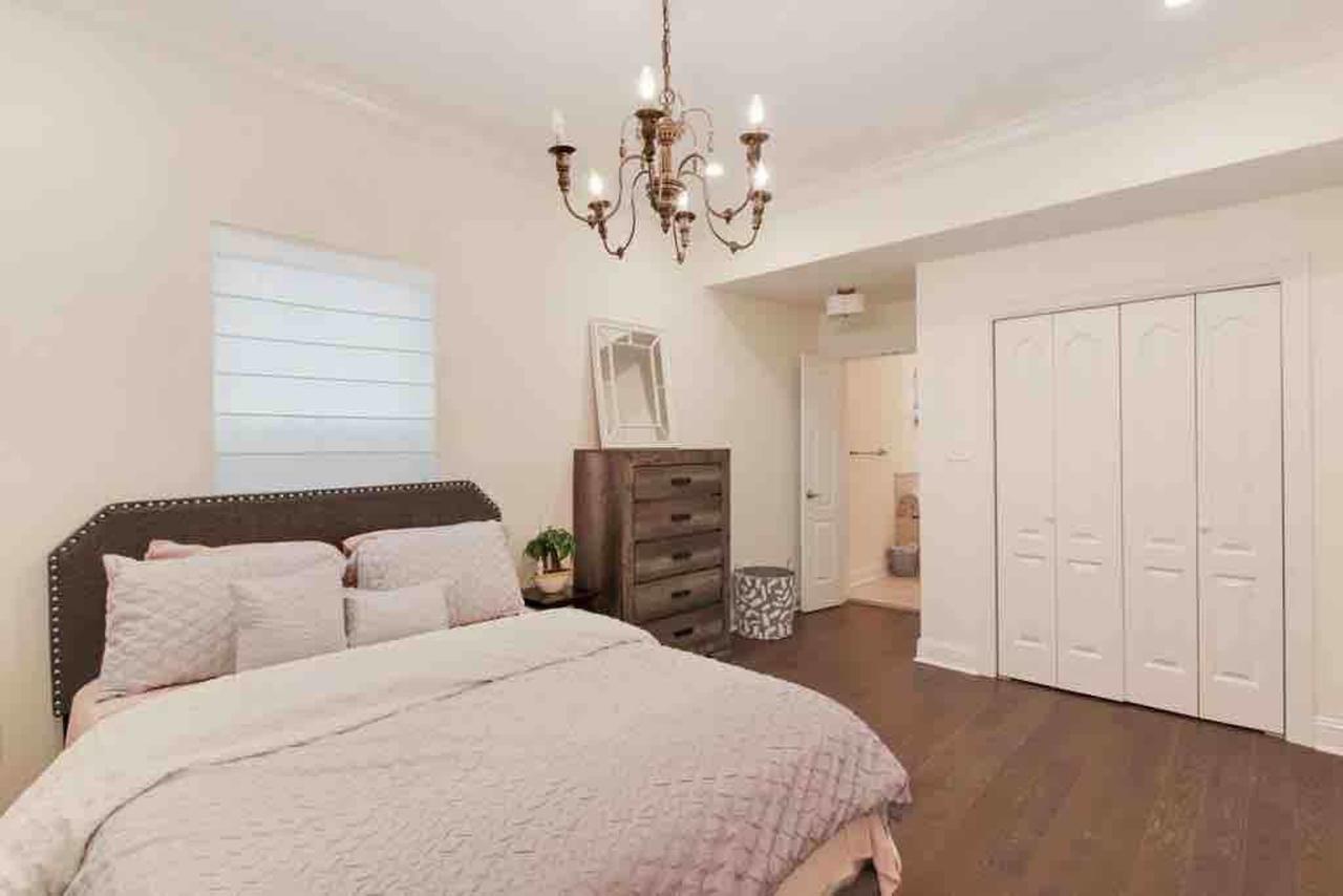 Uptown Centrically Located Three Bed Rooms House - thumb 10