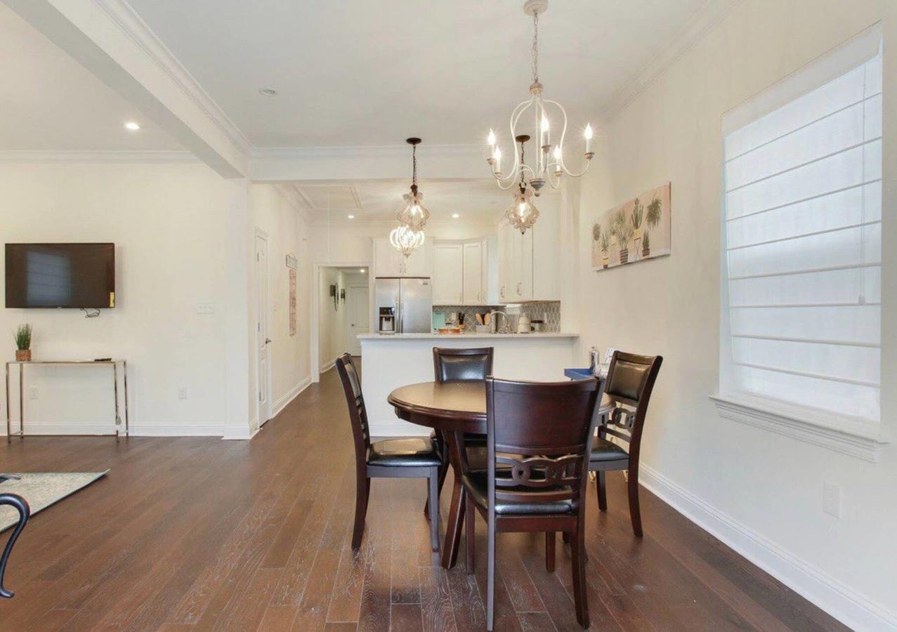 Uptown Centrically Located Three Bed Rooms House - thumb 7