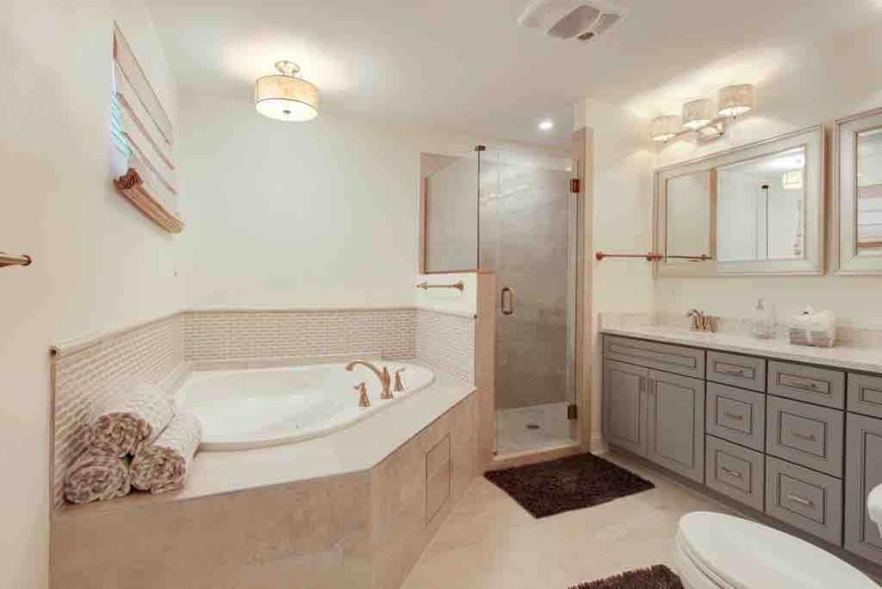 Uptown Centrically Located Three Bed Rooms House - thumb 6