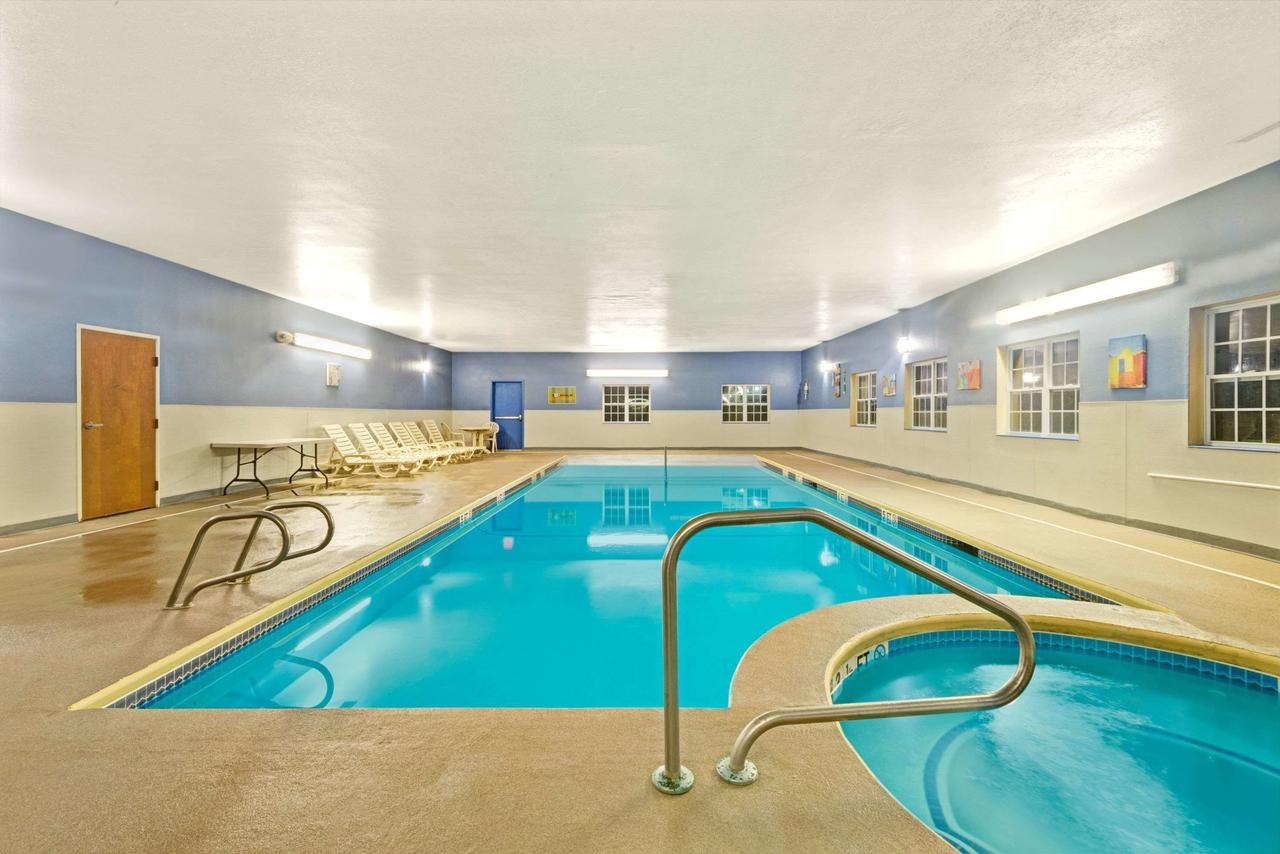 York Microtel Inn & Suites By Wyndham - thumb 25