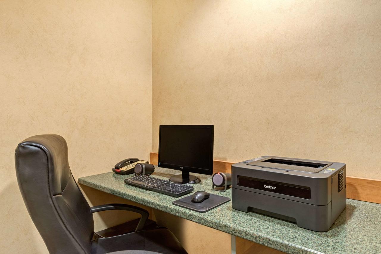 York Microtel Inn & Suites By Wyndham - thumb 27