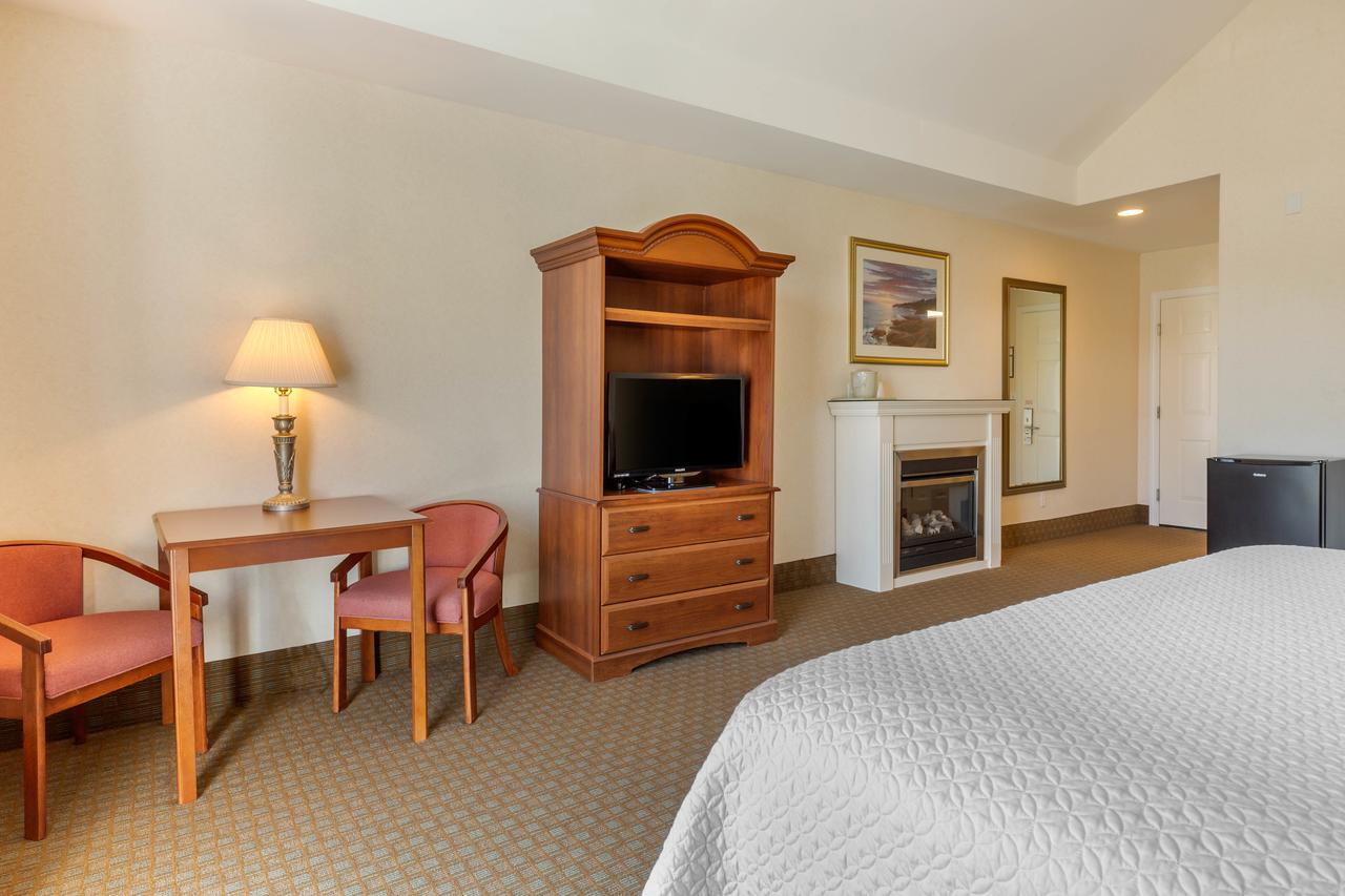 Ogunquit Hotel And Suites - thumb 21