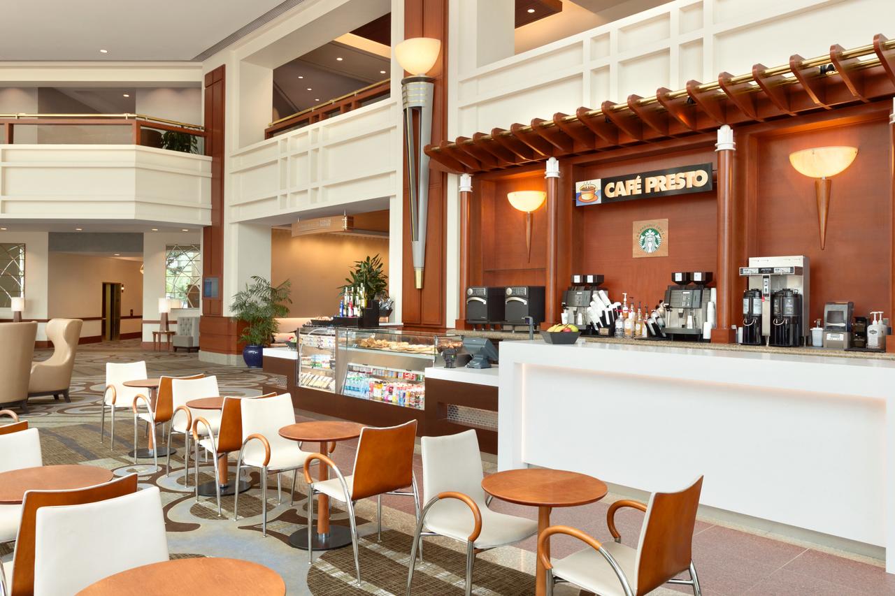 Hilton Boston Logan Airport - thumb 16