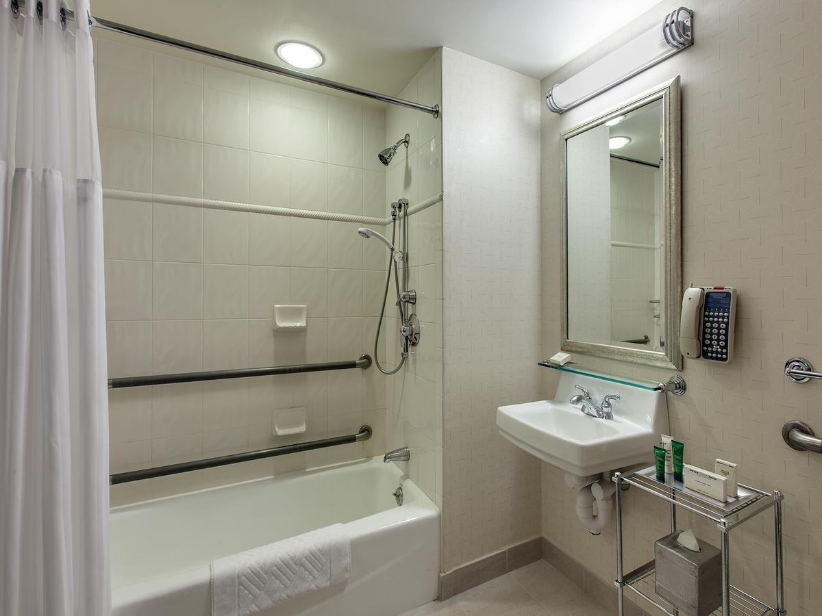 Hilton Boston Logan Airport - thumb 29