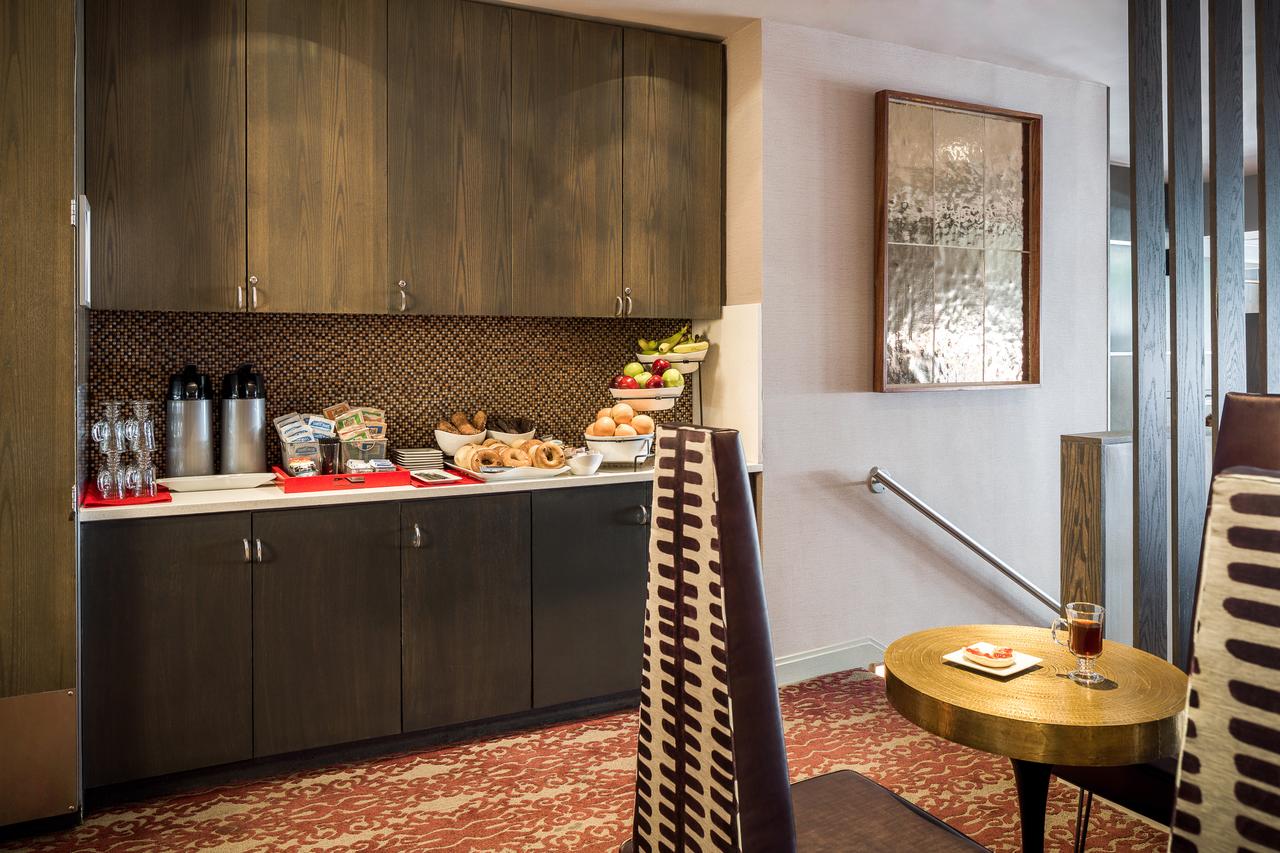 Charlesmark Hotel - thumb 2