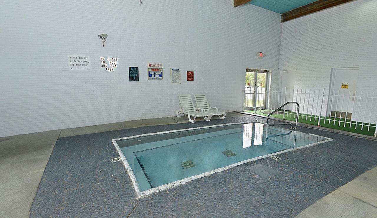 Howard Johnson By Wyndham Benton Harbor - thumb 8