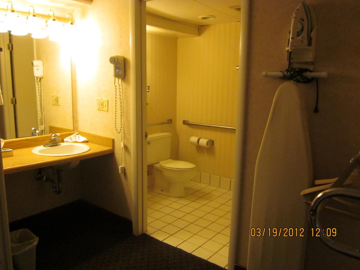 Howard Johnson By Wyndham Benton Harbor - thumb 13