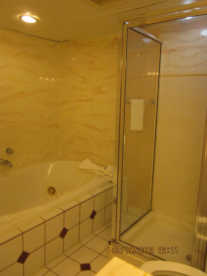 Howard Johnson By Wyndham Benton Harbor - thumb 11