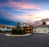 Days Inn by Wyndham Cadillac - Accommodation Indiana