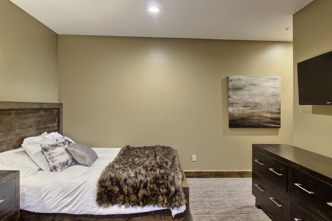 7326 Creekside Condo - thumb 4