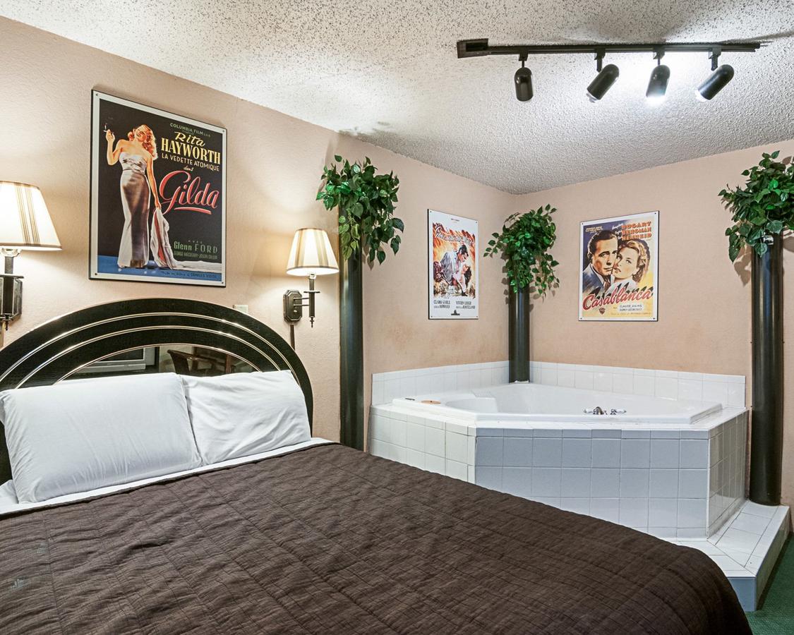 American Inn Benton Harbor - thumb 9